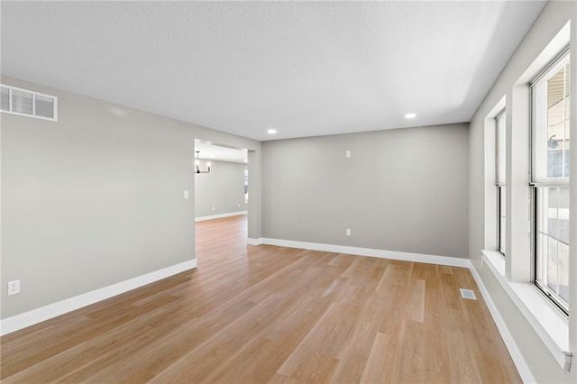 700 Harr Grove Road, Peculiar, MO 64078