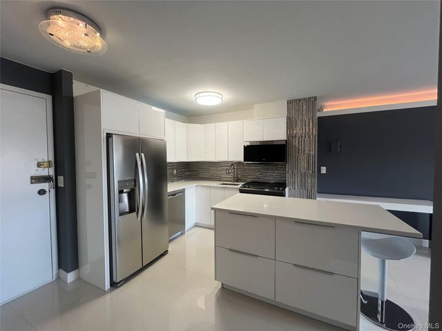 666 Pelham Road 3A, New Rochelle, NY 10805