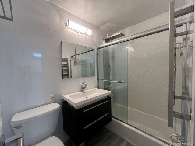 666 Pelham Road 3A, New Rochelle, NY 10805