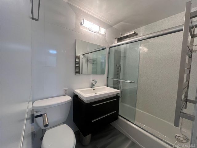 666 Pelham Road 3A, New Rochelle, NY 10805