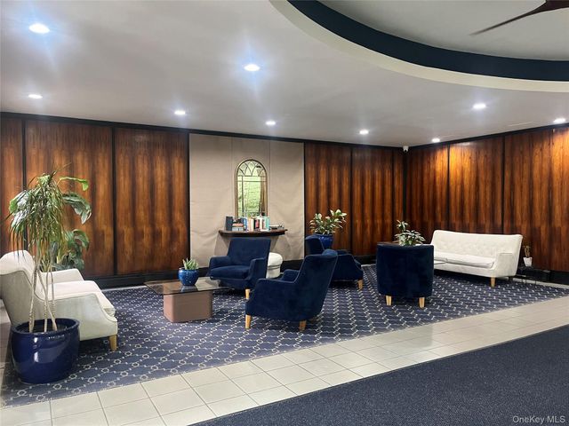 666 Pelham Road 3A, New Rochelle, NY 10805