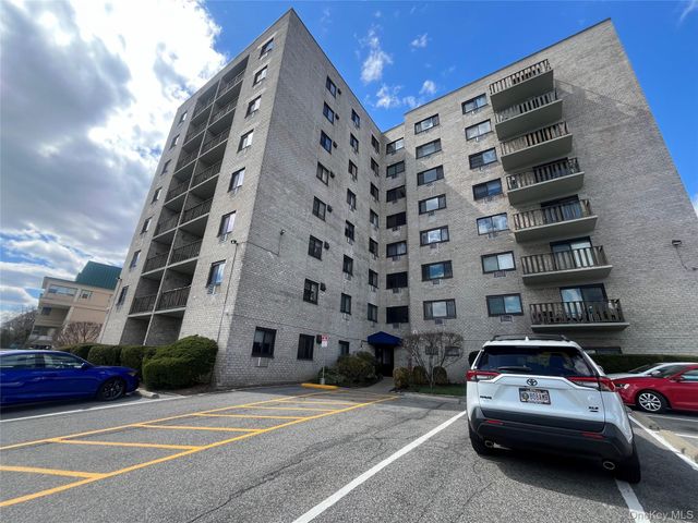 666 Pelham Road 3A, New Rochelle, NY 10805