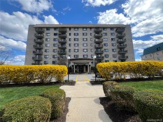 666 Pelham Road 3A, New Rochelle, NY 10805