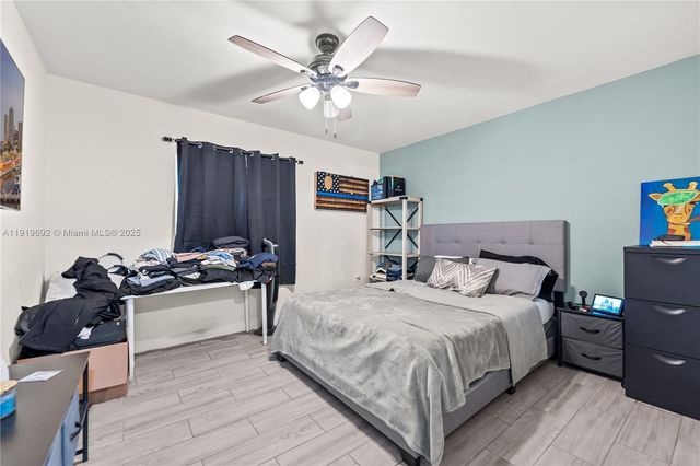 9480 NW 26th St, Sunrise, FL 33322