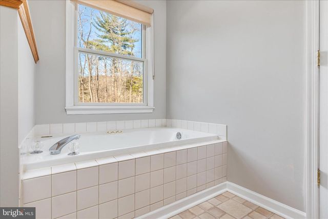 220 OATES RD, Star Tannery, VA 22654