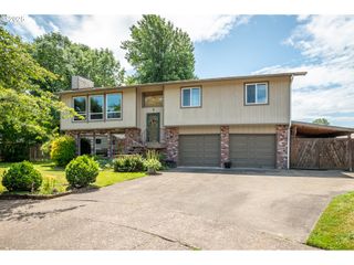 9 LIBERTY Ct, Longview, WA 98632