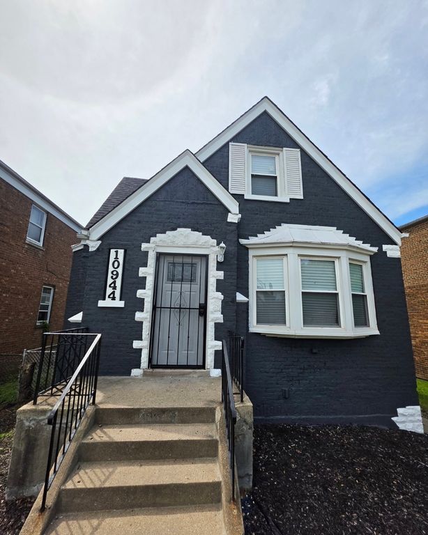 10944 S Wallace Street, Chicago, IL 60628