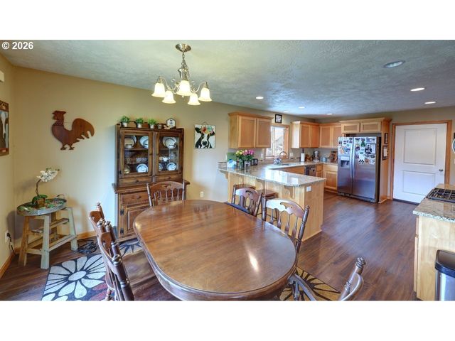 332 Sw KALMIA Ave, Warrenton, OR 97146