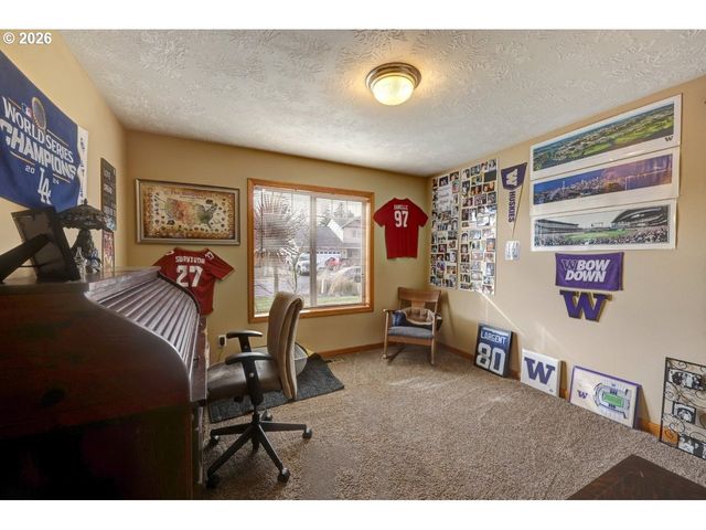 332 Sw KALMIA Ave, Warrenton, OR 97146