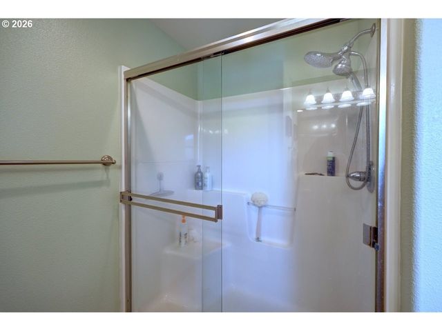 332 Sw KALMIA Ave, Warrenton, OR 97146