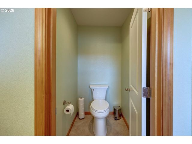 332 Sw KALMIA Ave, Warrenton, OR 97146