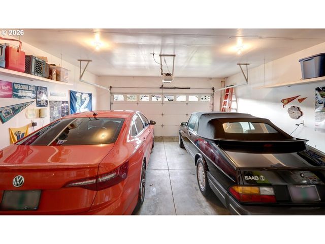 332 Sw KALMIA Ave, Warrenton, OR 97146