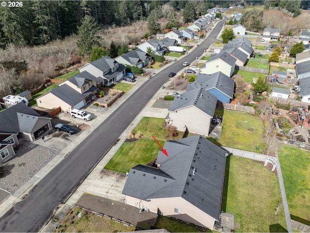 332 Sw KALMIA Ave, Warrenton, OR 97146