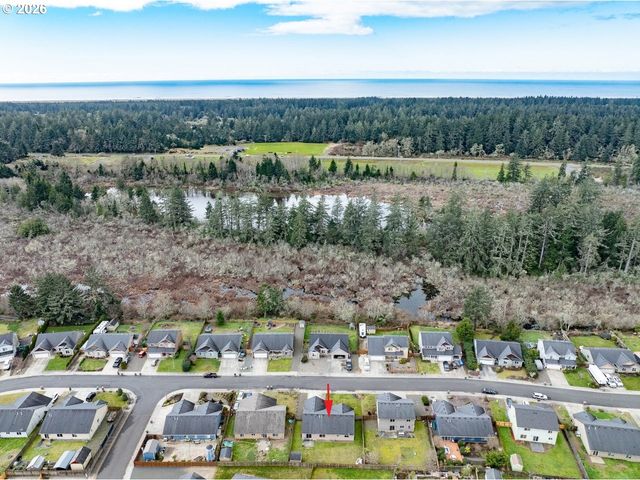 332 Sw KALMIA Ave, Warrenton, OR 97146