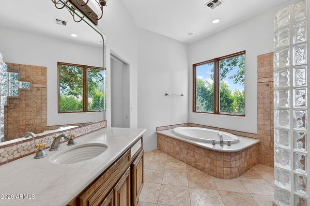 1611 E DESERT WILLOW Drive, Phoenix, AZ 85048