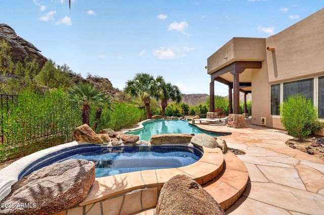 1611 E DESERT WILLOW Drive, Phoenix, AZ 85048