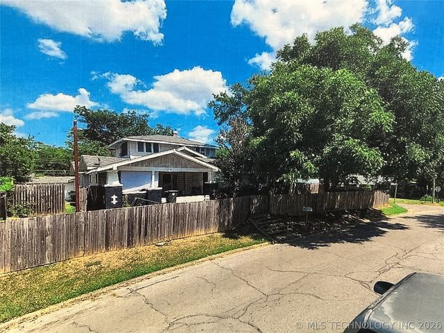 1302 N 7th Avenue, Durant, OK 74701