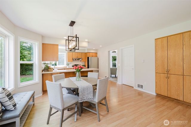 3414 NW Wild Ridge Lane, Bremerton, WA 98312