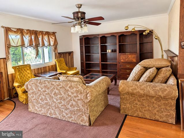 38 GAYLORD CIR, Willingborough, NJ 08046