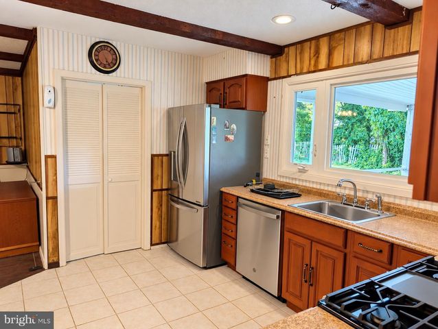 38 GAYLORD CIR, Willingborough, NJ 08046