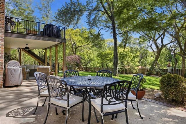 4245 W 124th Terrace, Leawood, KS 66209