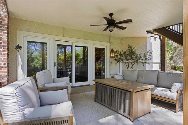 4245 W 124th Terrace, Leawood, KS 66209