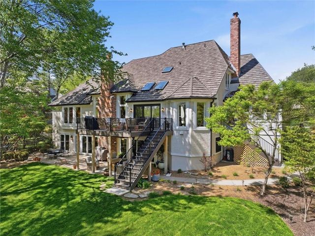 4245 W 124th Terrace, Leawood, KS 66209