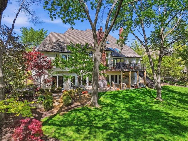 4245 W 124th Terrace, Leawood, KS 66209