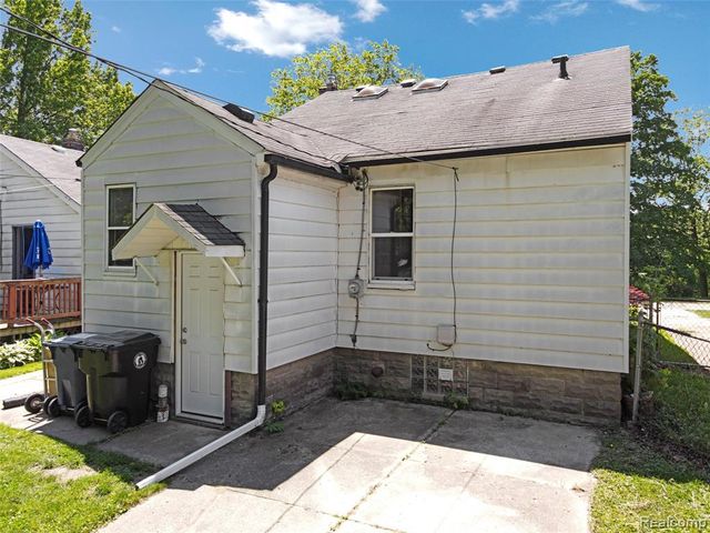 15450 Lola Drive, Redford, MI 48239