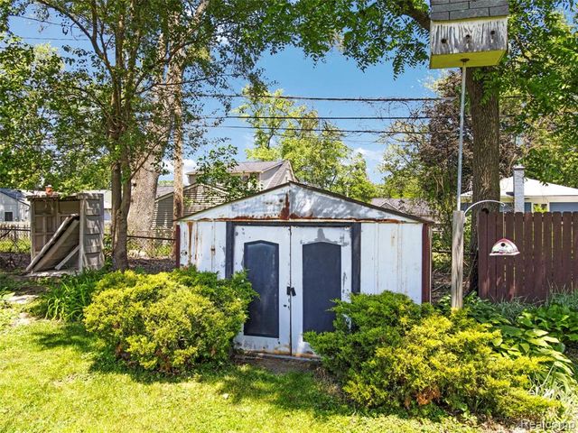 15450 Lola Drive, Redford, MI 48239