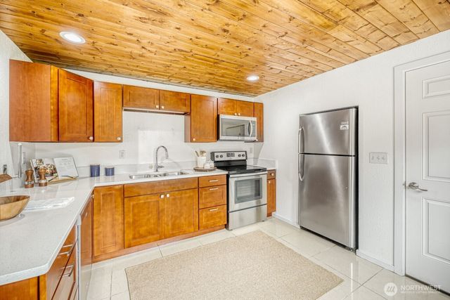 234 SW 208th Street, Normandy Park, WA 98166