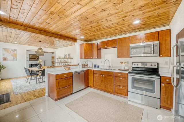 234 SW 208th Street, Normandy Park, WA 98166