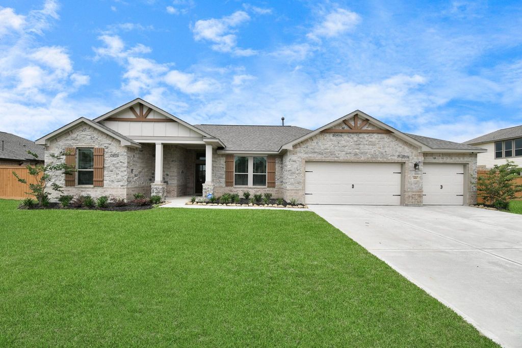 395 Hunter Ranch Way, Dayton, TX 77535