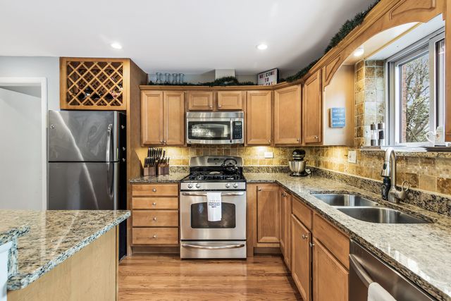 6817 N Olmsted Avenue 201, Chicago, IL 60631