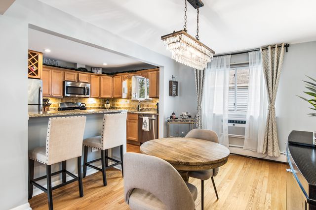 6817 N Olmsted Avenue 201, Chicago, IL 60631