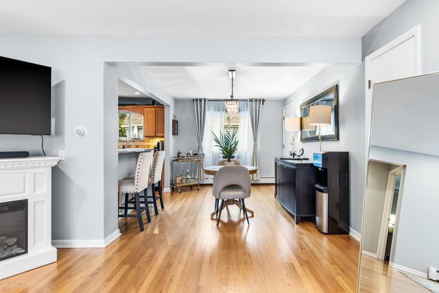 6817 N Olmsted Avenue 201, Chicago, IL 60631