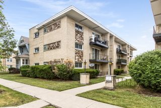 6817 N Olmsted Avenue 201, Chicago, IL 60631
