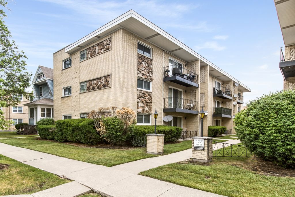 6817 N Olmsted Avenue 201, Chicago, IL 60631