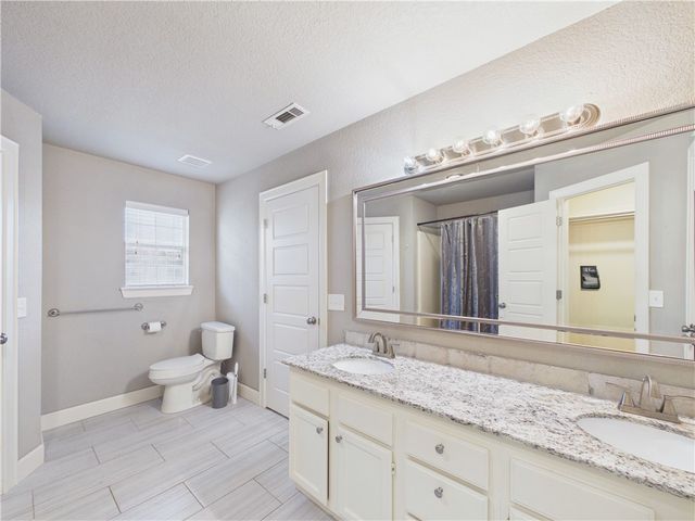1706 S 20th Street, Rogers, AR 72758