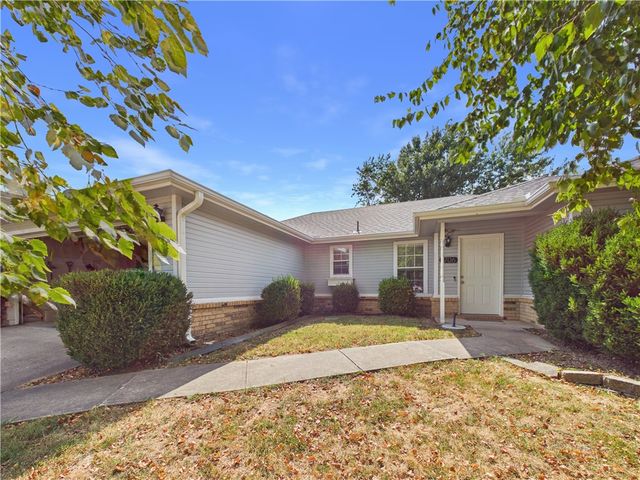 1706 S 20th Street, Rogers, AR 72758