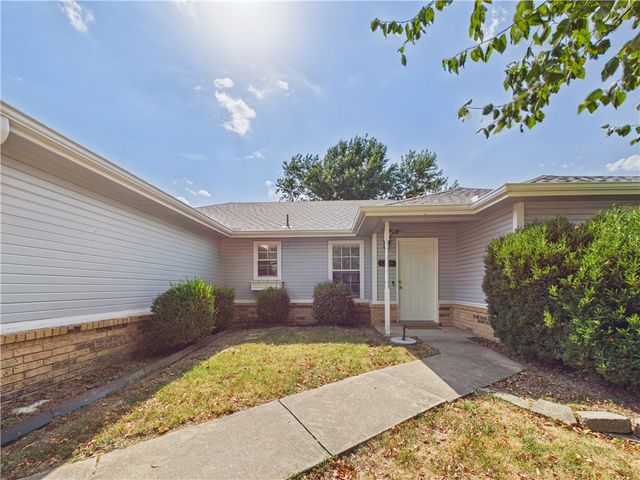 1706 S 20th Street, Rogers, AR 72758
