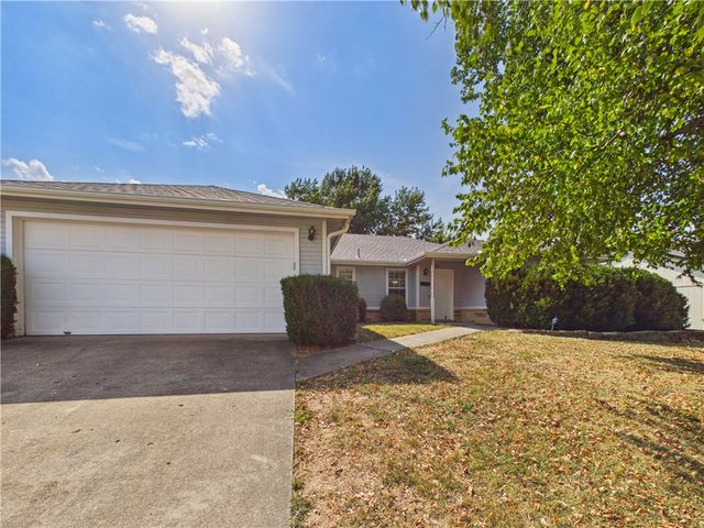 1706 S 20th Street, Rogers, AR 72758