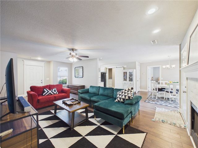 1706 S 20th Street, Rogers, AR 72758