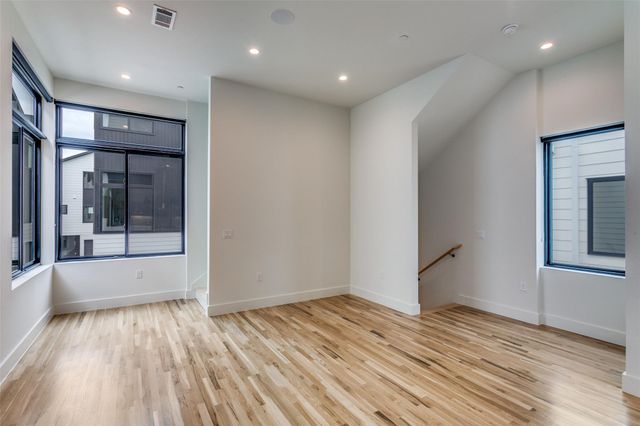 5609 Live Oak Street 302, Dallas, TX 75206