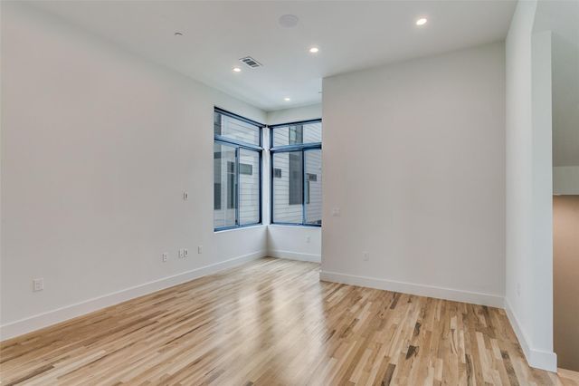 5609 Live Oak Street 302, Dallas, TX 75206