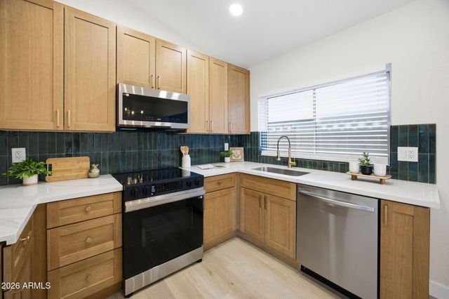 18426 N 19TH Street, Phoenix, AZ 85022