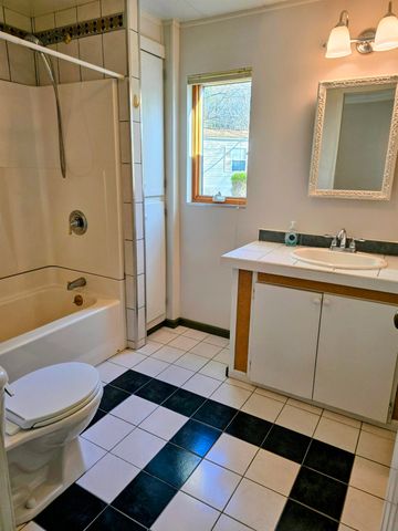 1 Marsh Hill Circle, Tilton, NH 03276
