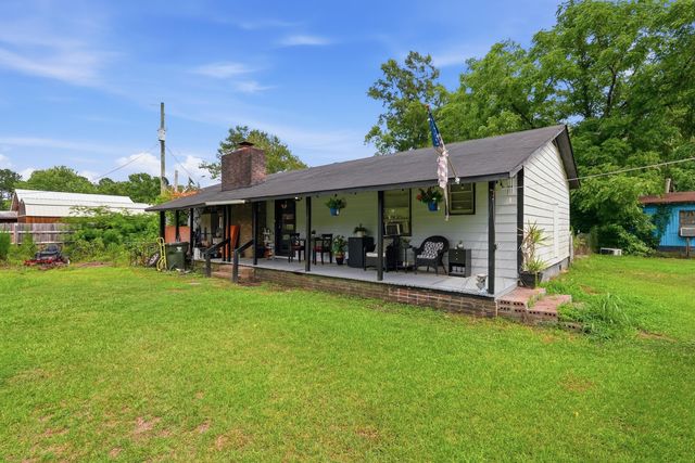 208 Rae Lane, Bonneau, SC 29431