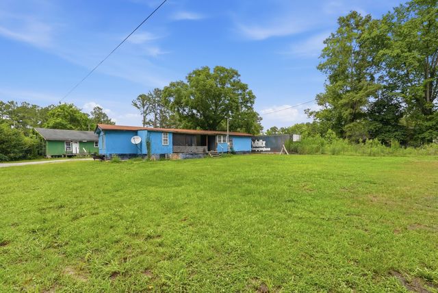 208 Rae Lane, Bonneau, SC 29431