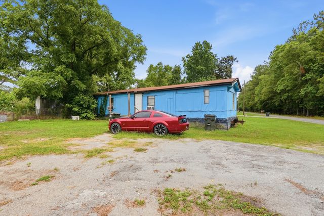 208 Rae Lane, Bonneau, SC 29431